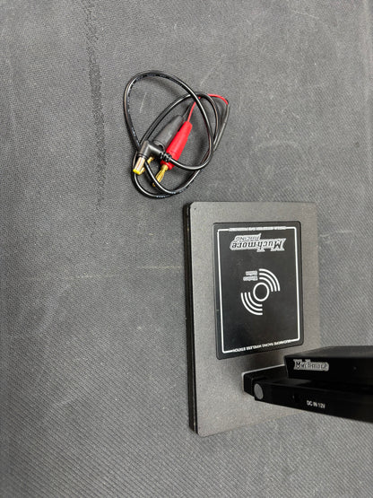 Muchmore Stand Pro 2 – LED Pit Light with Wireless Smartphone Charging